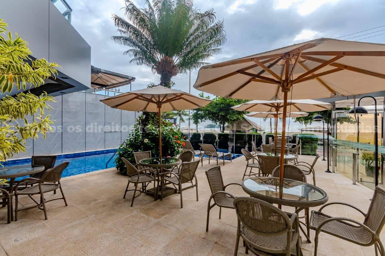 Foto do imóvel Apartamento mobiliado frehte mar com 4 Suítes no Edifício Nina Schürmann em Balneário Camboriú | Vida na praia