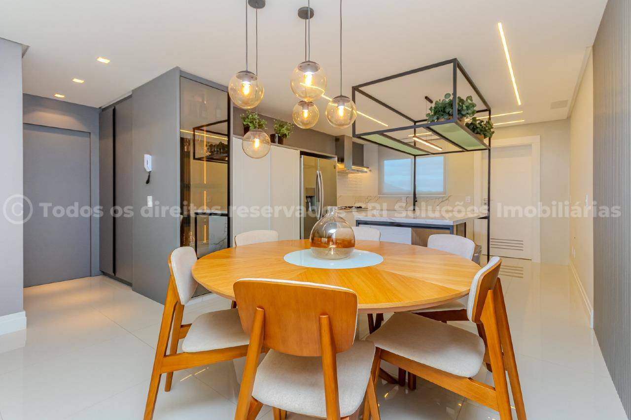 Foto do imóvel Apartamento Mobiliado Vista Mar com 03 suítes á venda no Edifício Phoenix Tower em Balneário Camboriú