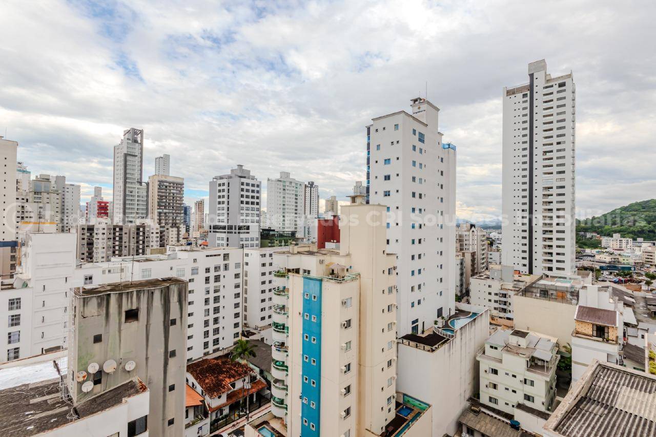 Foto do imóvel Apartamento no Edifício Solar dos Ramos no Centro de Balneário Camboriú