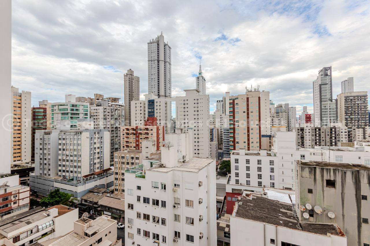 Foto do imóvel Apartamento no Edifício Solar dos Ramos no Centro de Balneário Camboriú