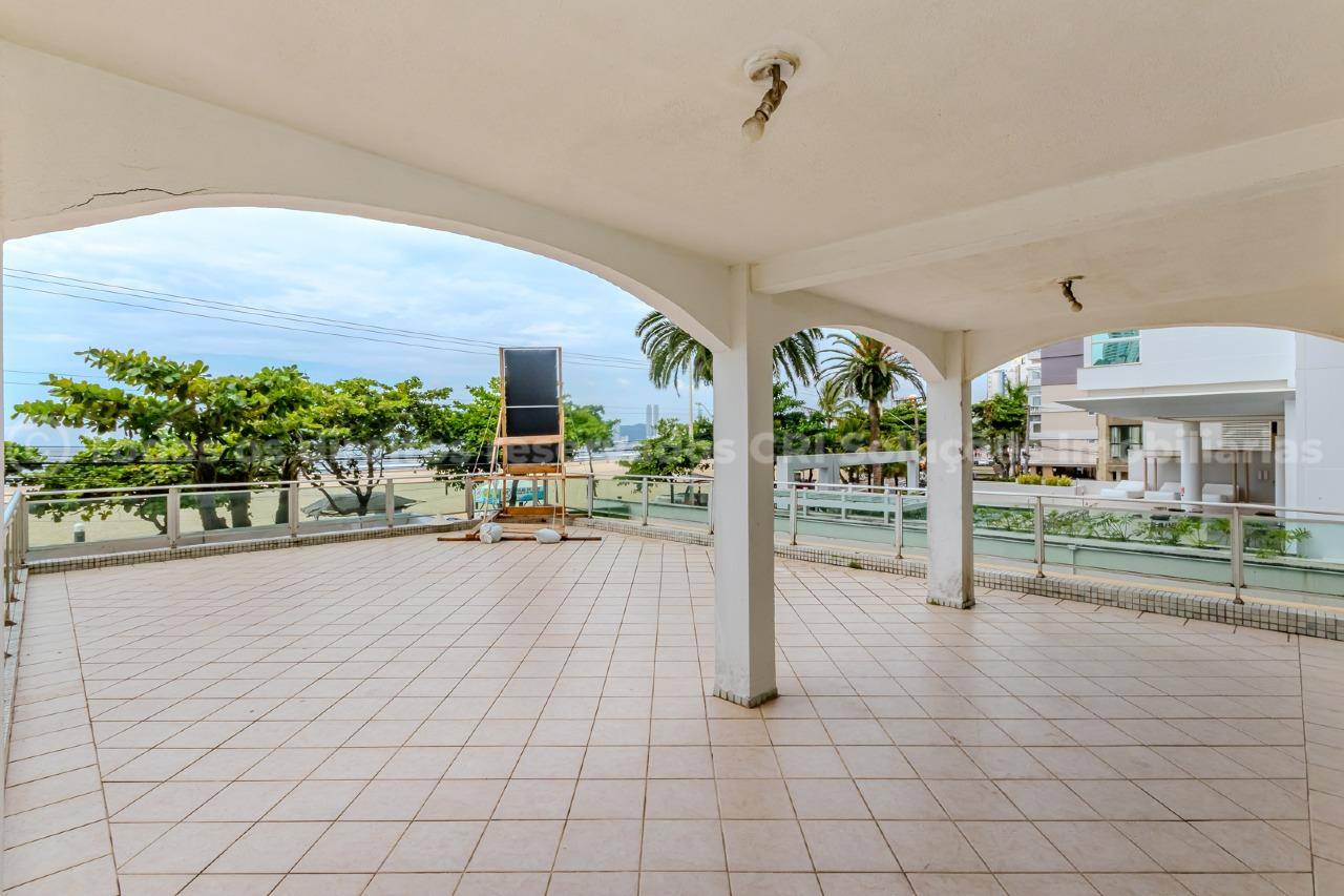 Foto do imóvel Apartamento Frente Mar á venda com 03 dormitórios no Edifício Albany em Balneário Camboriú