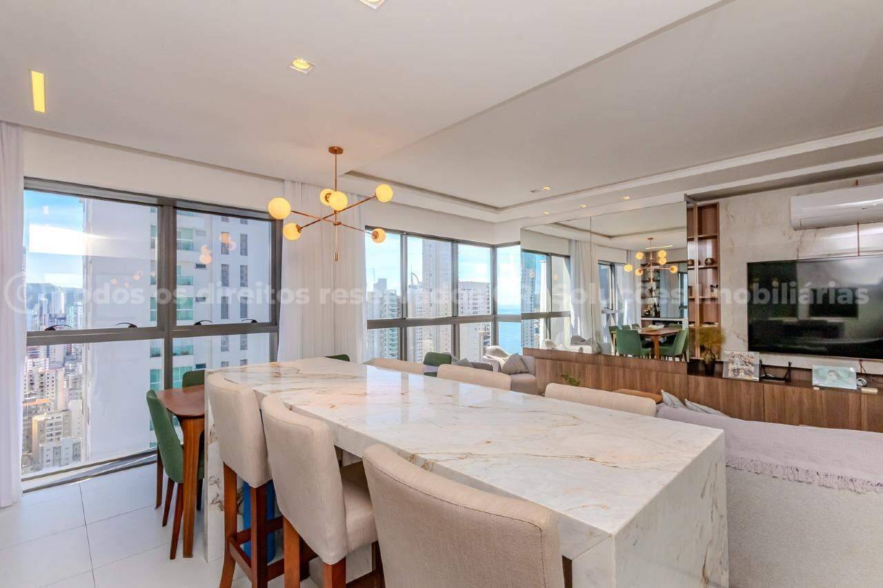 Foto do imóvel Apartamento a venda no Edifício Royal Tower com 04 Suítes no Centro de Balneário Camboriú.