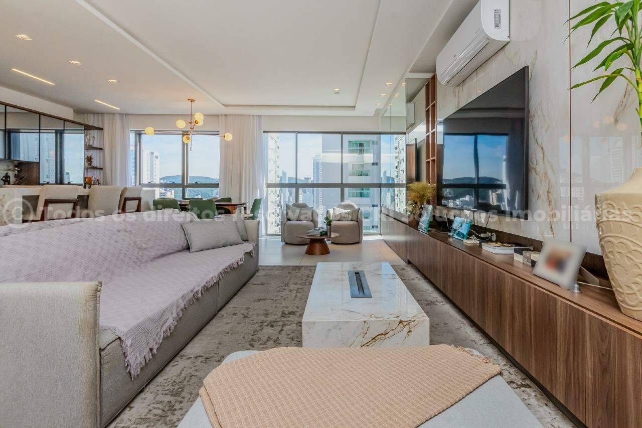 Foto do imóvel Apartamento a venda no Edifício Royal Tower com 04 Suítes no Centro de Balneário Camboriú.