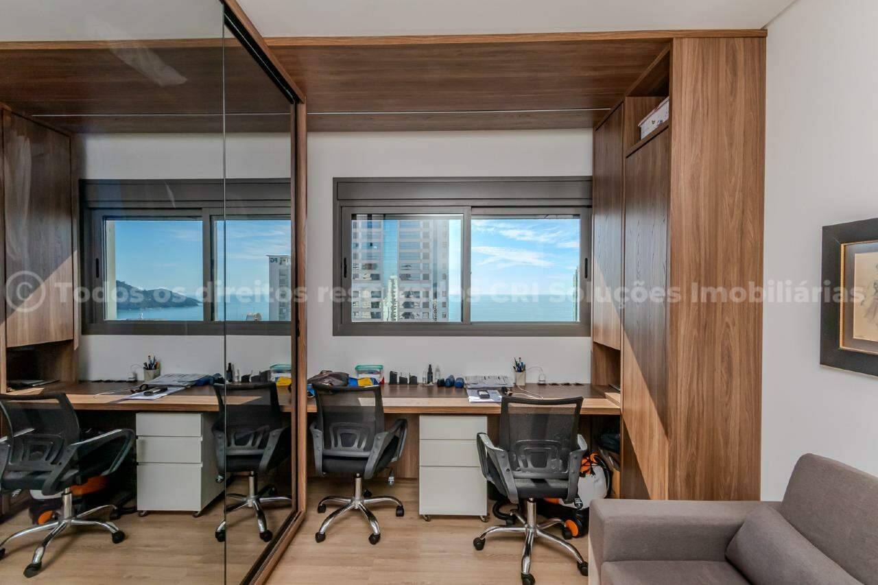 Foto do imóvel Apartamento a venda no Edifício Royal Tower com 04 Suítes no Centro de Balneário Camboriú.