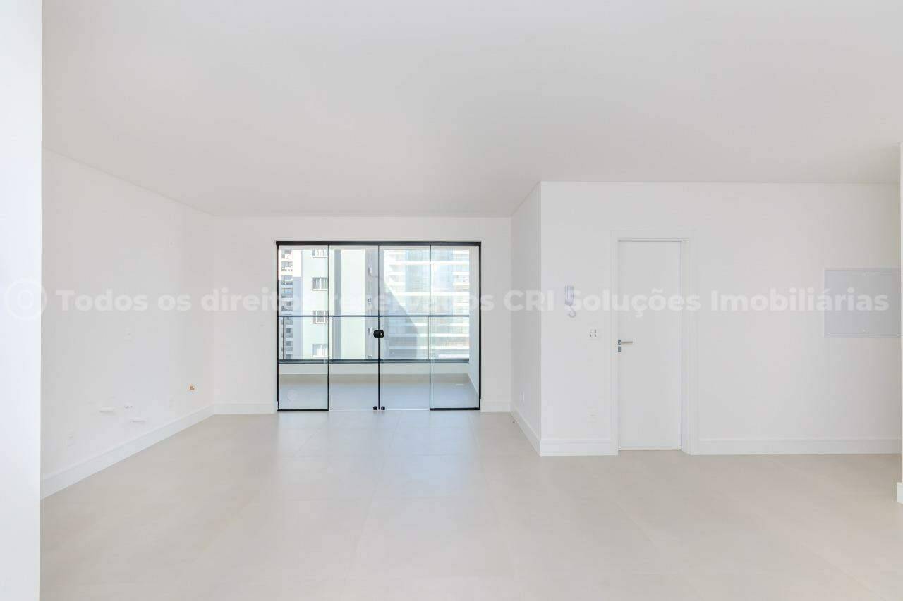 Foto do imóvel Apartamento 3 suítes a venda no edifício Oxford na Meia Praia, Itapema