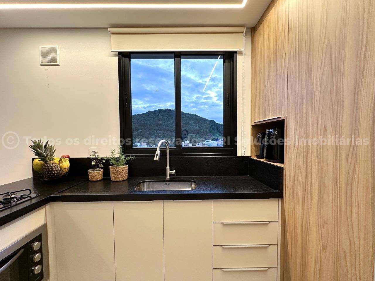 Foto do imóvel Apartamento Mobiliado com 2 Suítes à Venda no Edifício Saint Antoine na Praia Brava em Itajaí