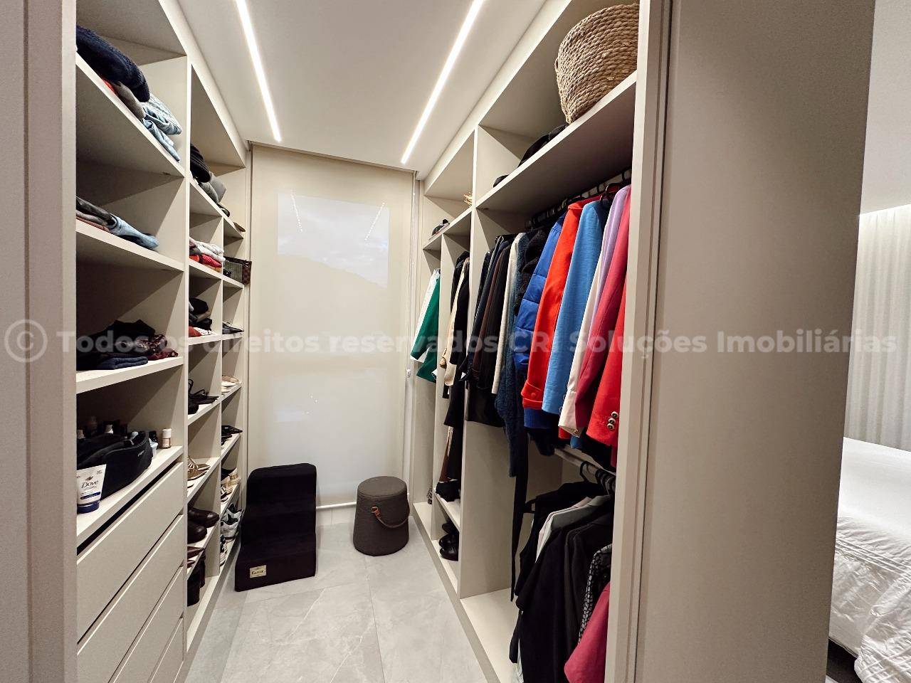 Foto do imóvel Apartamento Mobiliado com 2 Suítes à Venda no Edifício Saint Antoine na Praia Brava em Itajaí