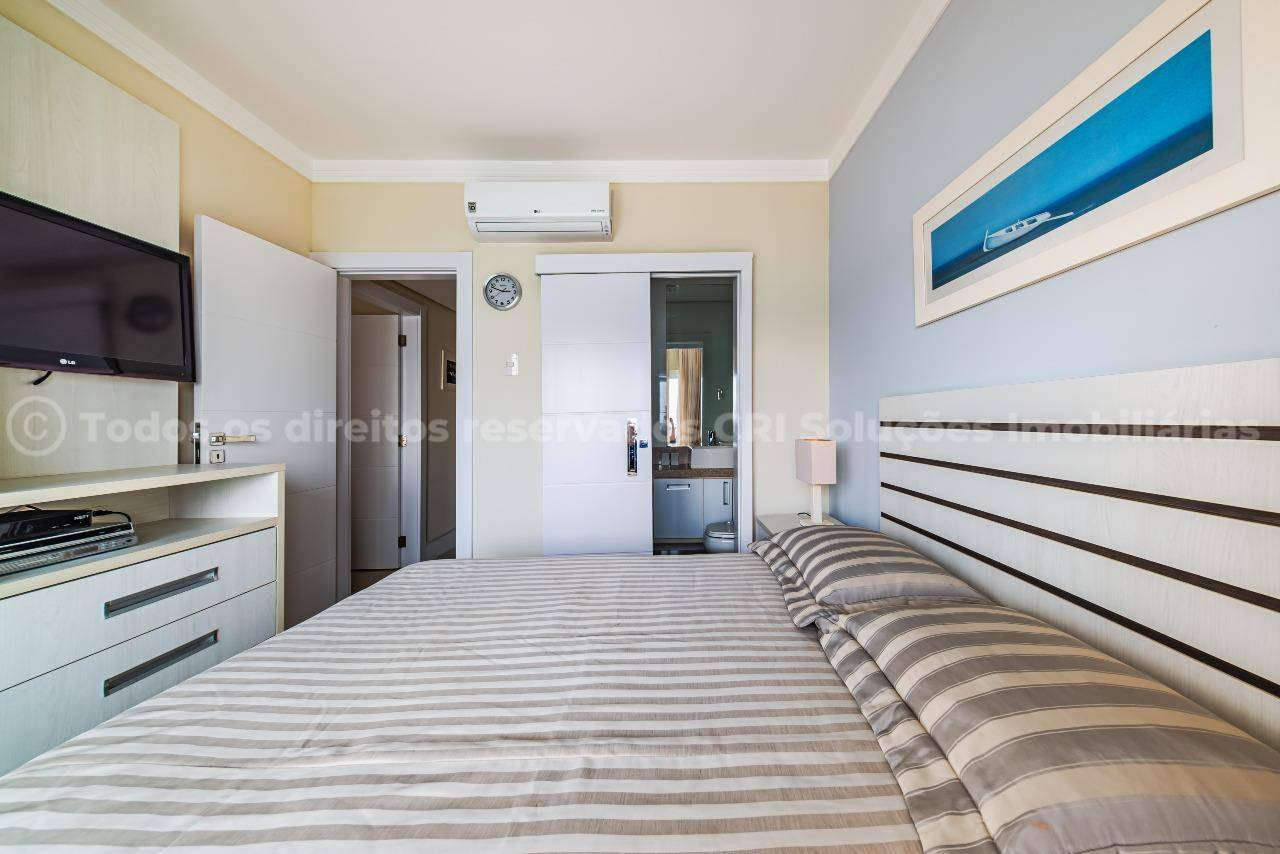 Foto do imóvel Apartamento Mobiliado Frente Mar com 03 Suítes á venda em Balneário Camboriú no Edifício Concorde
