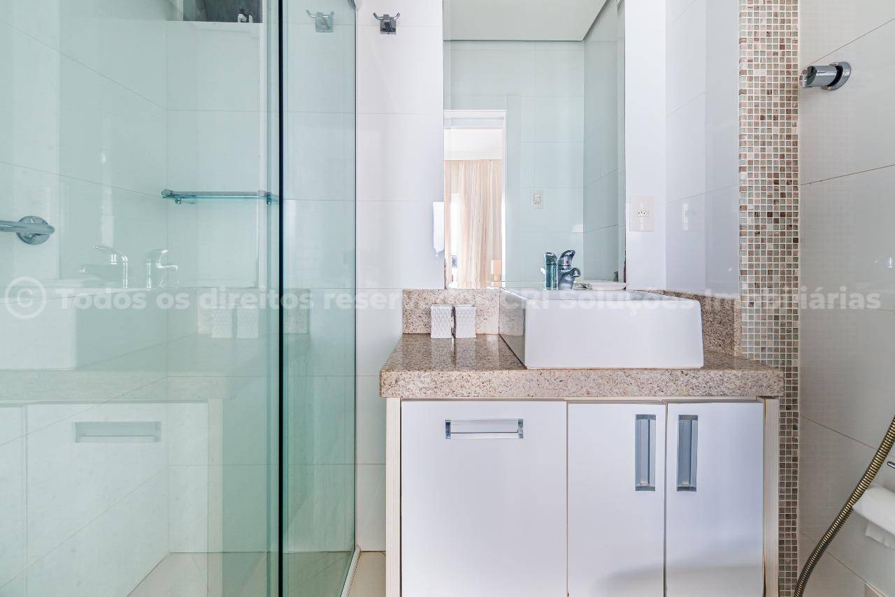 Foto do imóvel Apartamento Mobiliado Frente Mar com 03 Suítes á venda em Balneário Camboriú no Edifício Concorde