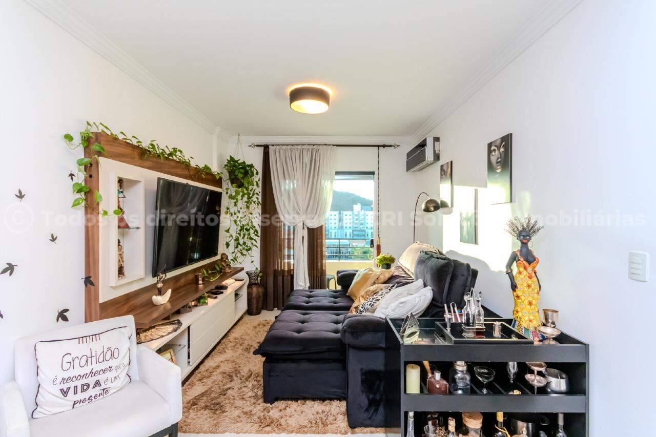 Foto do imóvel Apartamento mobiliado no Edifício Maria Laura no Centro de Balneário Camboriú