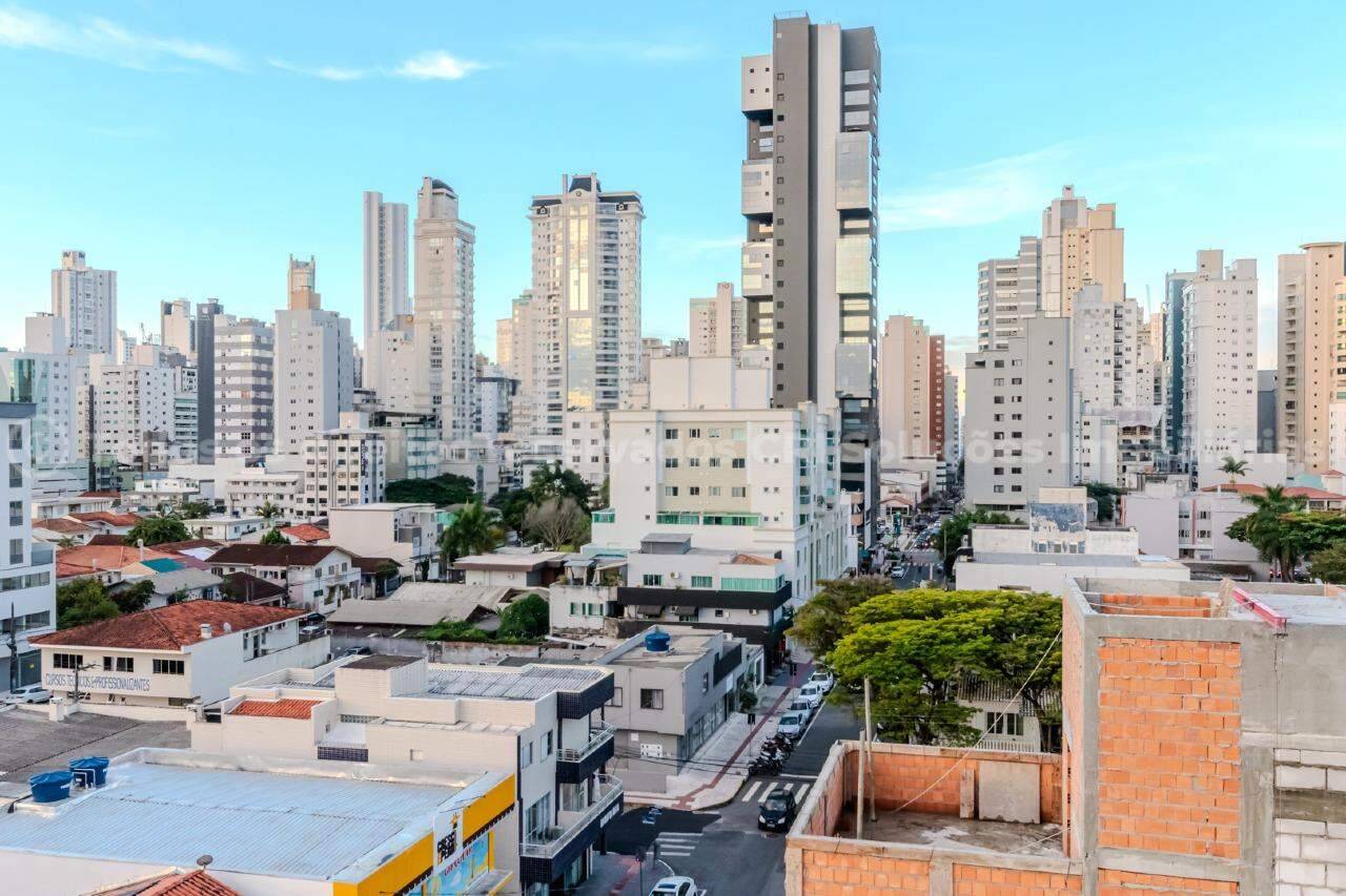 Foto do imóvel Apartamento mobiliado no Edifício Maria Laura no Centro de Balneário Camboriú