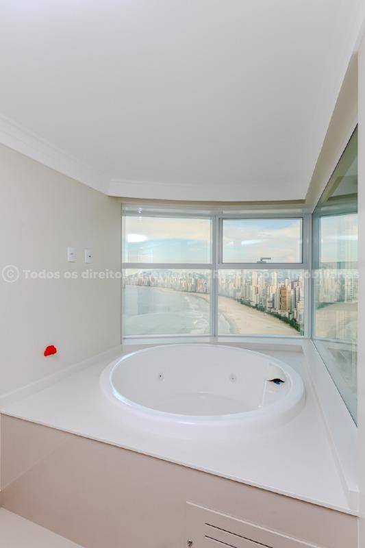 Foto do imóvel Apartamento com 03 Suítes no Edifício Infinity Coast com Vista para o Mar em Balneário Camboriú | Vida na praia