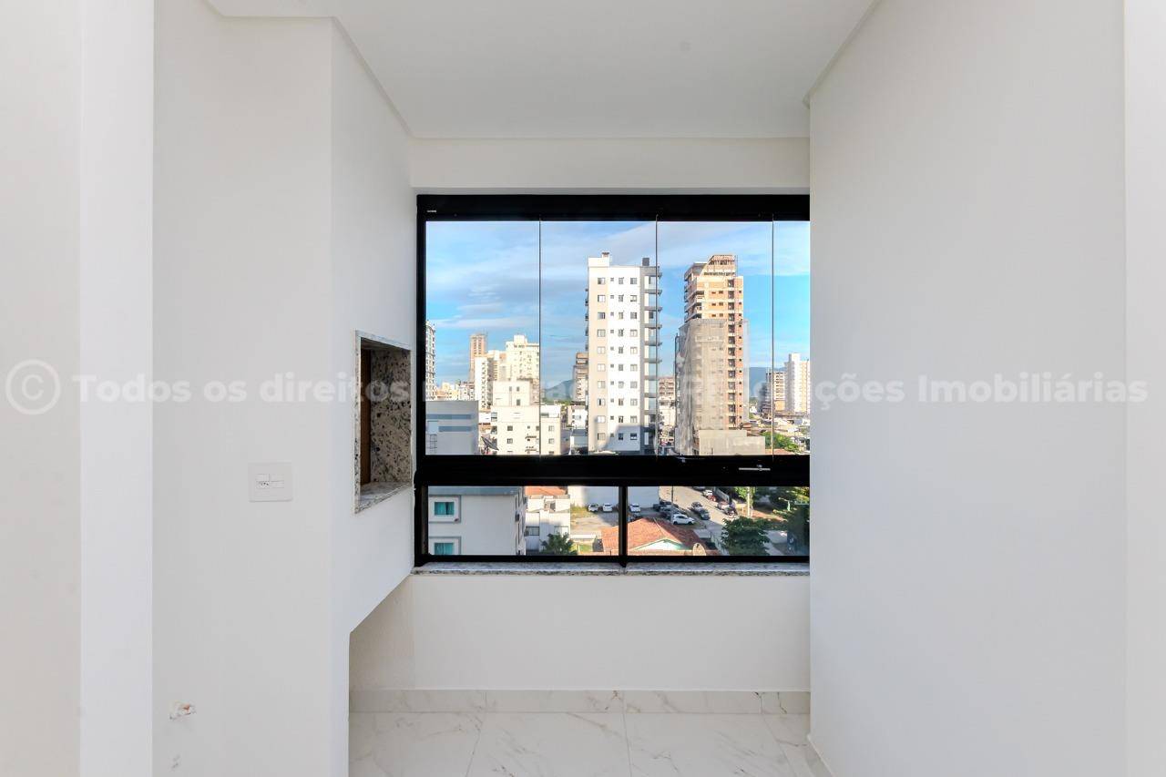 Foto do imóvel Apartamento 2 suítes vazio a venda no edifício Torre Atlântico em Balneário Pereque, Porto Belo
