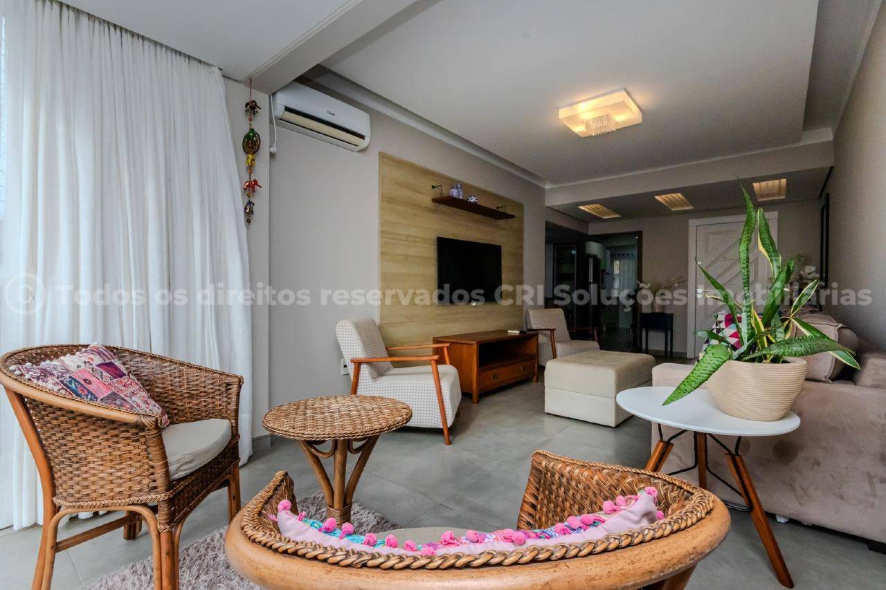 Foto do imóvel Apartamento Mobiliado com 03 Dormitórios á venda no Edifício Dona Rosinha no Centro em Balneário Camboriú