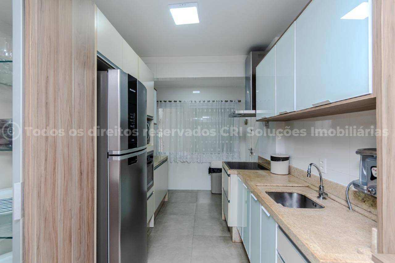 Foto do imóvel Apartamento Mobiliado com 03 Dormitórios á venda no Edifício Dona Rosinha no Centro em Balneário Camboriú