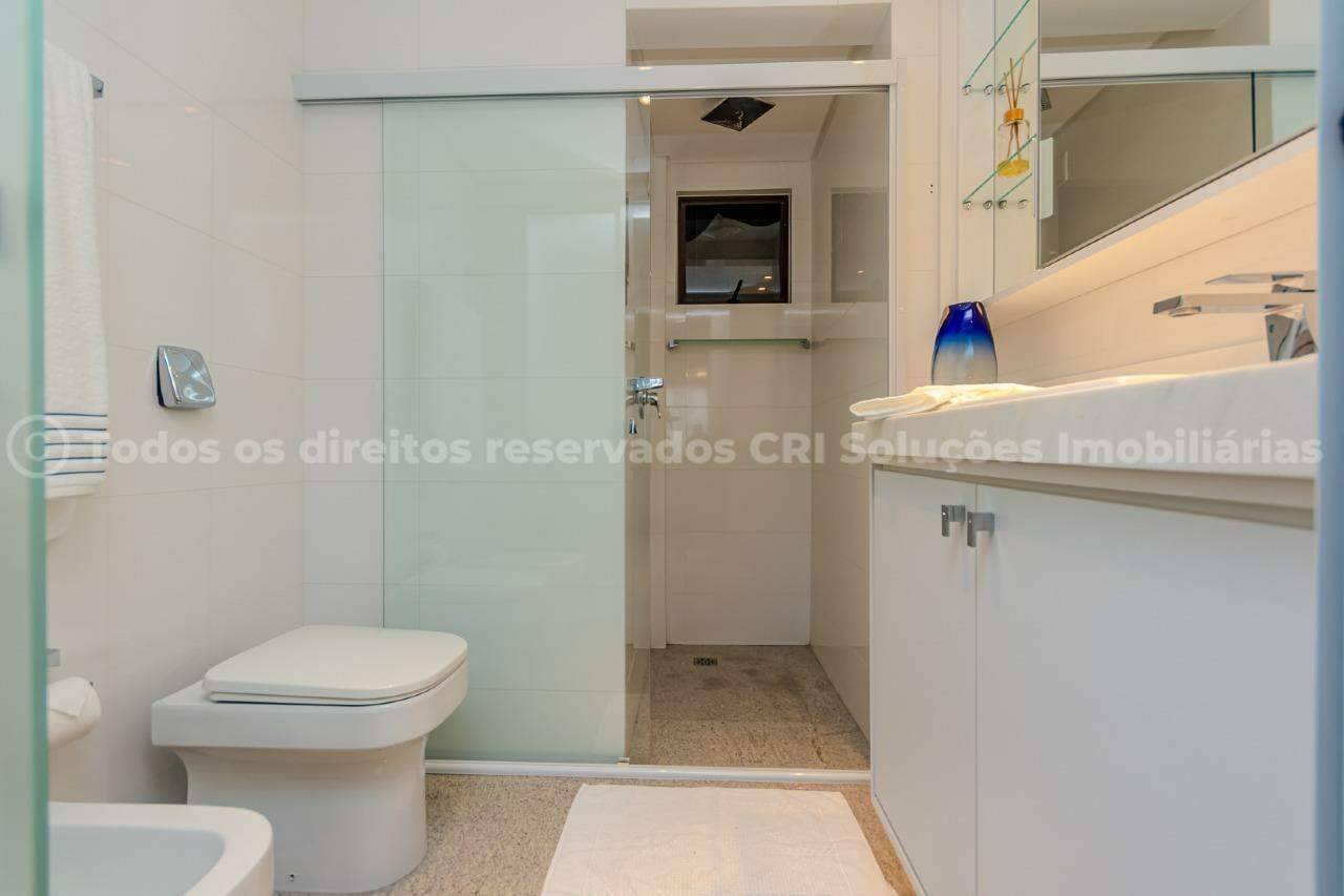 Foto do imóvel Apartamento 4 Suítes Mobiliado à Venda no Edifício Nina Schürmann – Avenida Atlântica, Balneário Camboriú