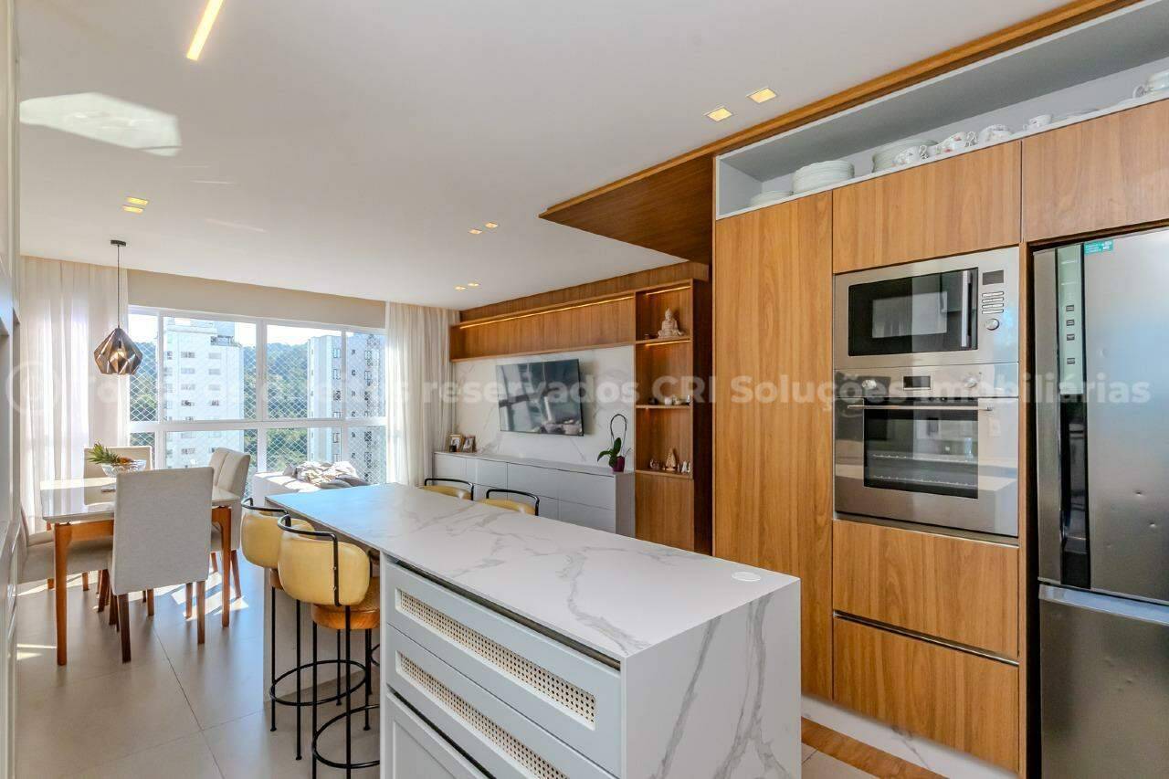 Apartamento com 3 suítes no Edifício Montpelier no Pioneiros em Balneário Camboriú