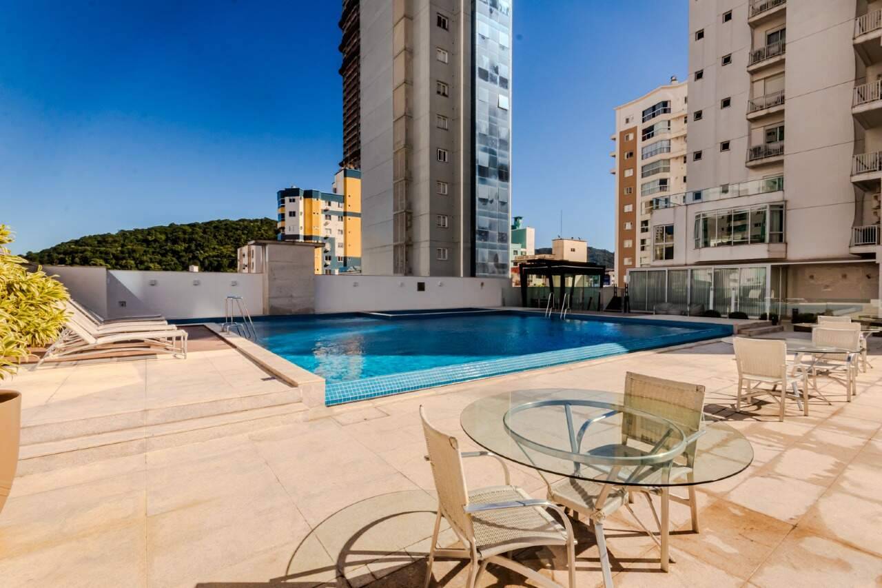 Foto do imóvel Apartamento Mobiliado com 03 Suítes á venda no Edifício Portinax em Balneário Camboriú