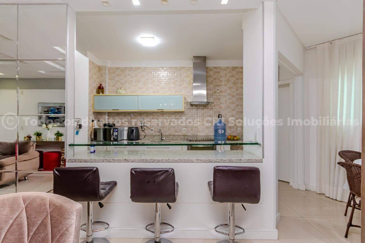 Foto do imóvel Apartamento Mobiliado no Edifício Mar Egeu com 2 Dormitórios (1 Suíte) e 1 Vaga no Centro de Balneário Camboriú