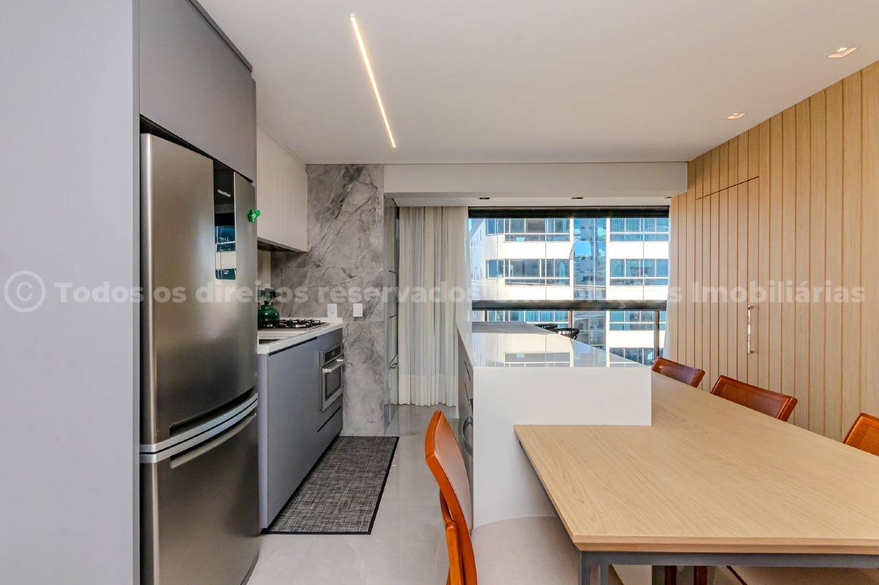 Foto do imóvel Apartamento a venda com 2 suítes e duas vagas de garagem na Praia Brava em Itajaí.