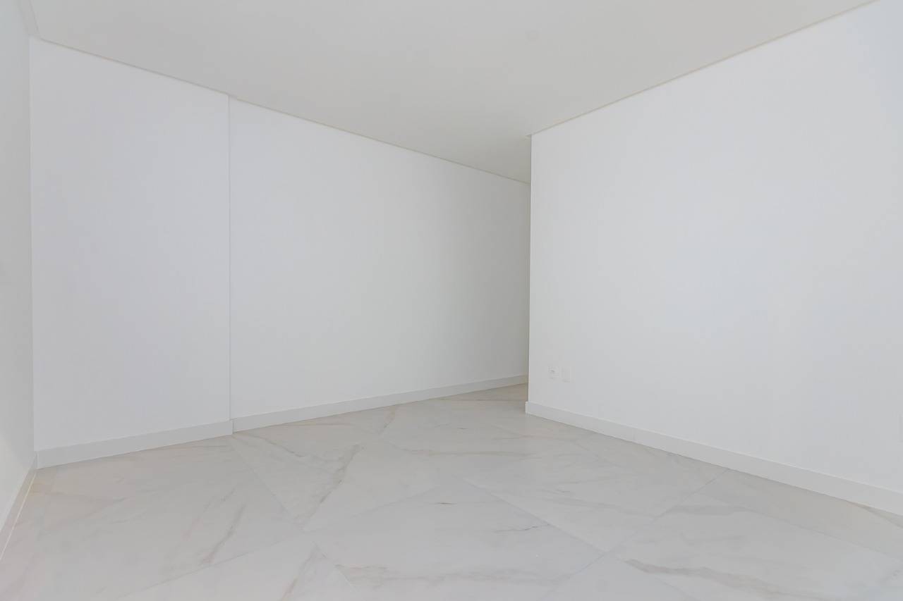 Foto do imóvel Apartamento a venda com 2 suítes e 2 vagas de garagem no Surfers Paradise na Praia Brava em Itajaí