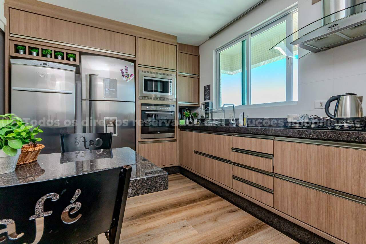 Foto do imóvel Apartamento á venda com 4 dormitórios no Villa Serena Home Club Residence na Barra Sul de Balneário Camboriú