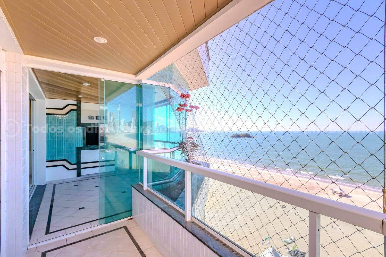 Foto do imóvel Apartamento frente mar com 3 suítes na Avenida Atlântica de Balneário Camboriú