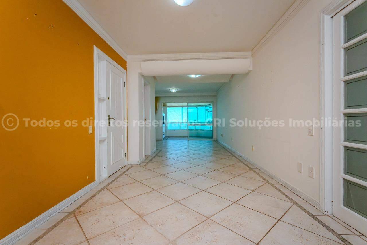 Foto do imóvel Apartamento frente mar com 3 suítes na Avenida Atlântica de Balneário Camboriú