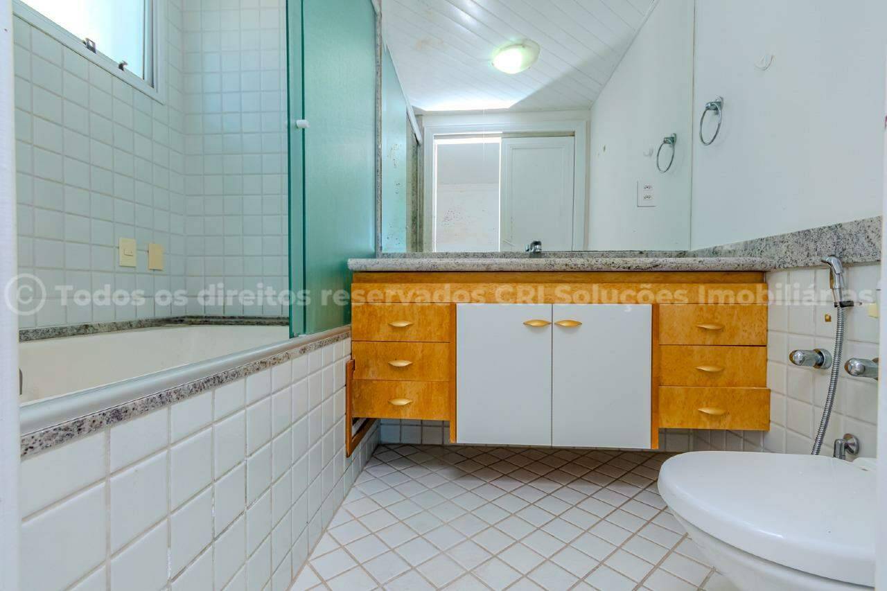 Foto do imóvel Apartamento frente mar com 3 suítes na Avenida Atlântica de Balneário Camboriú
