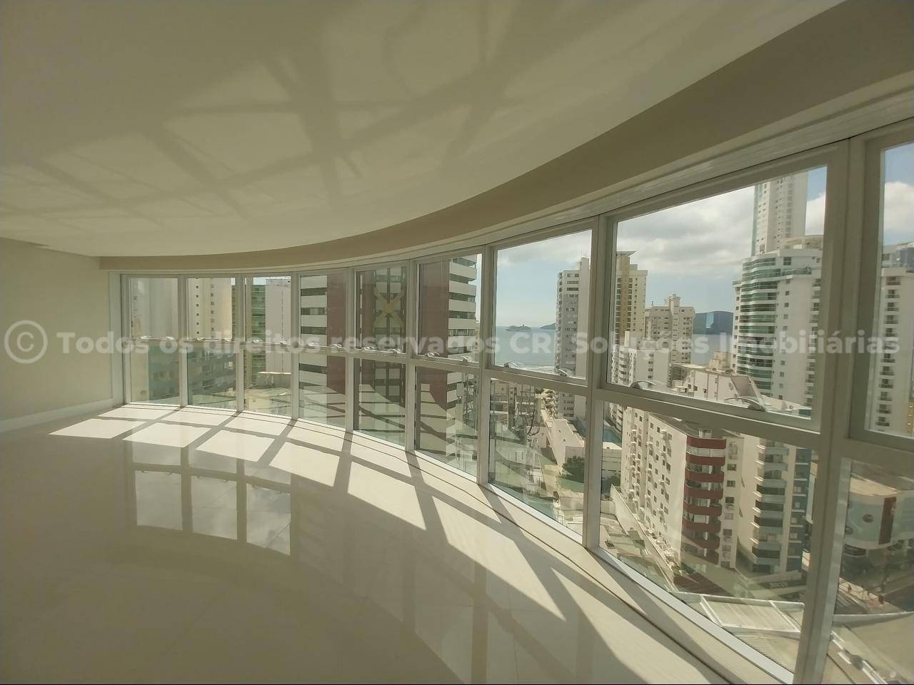 Apartamento com 4 quartos no Olympo Tower no Centro em Balneário Camboriú