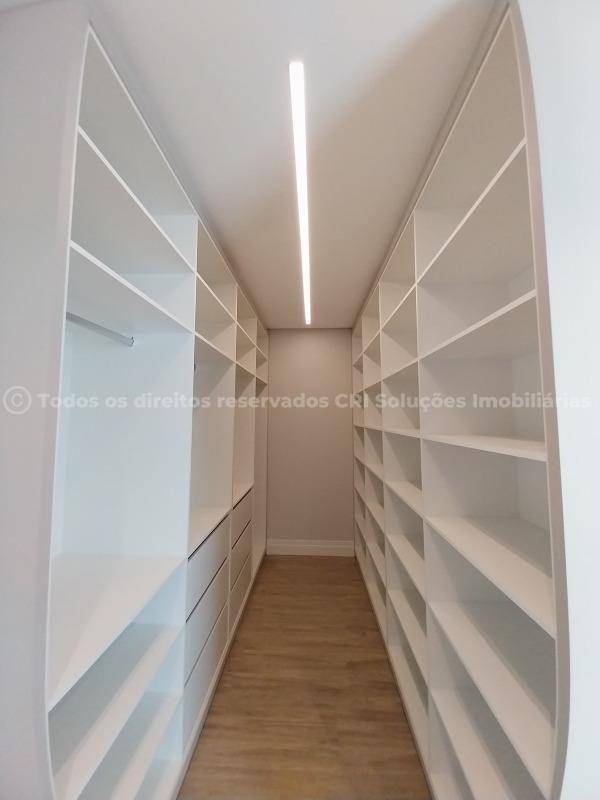 Foto do imóvel Apartamento à venda com 4 suítes e 3 vagas de garagem no Eleganza Tower no centro de Balneário Camboriú