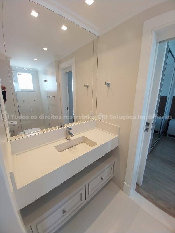 Foto do imóvel Apartamento à venda com 4 suítes e 3 vagas de garagem no Eleganza Tower no centro de Balneário Camboriú