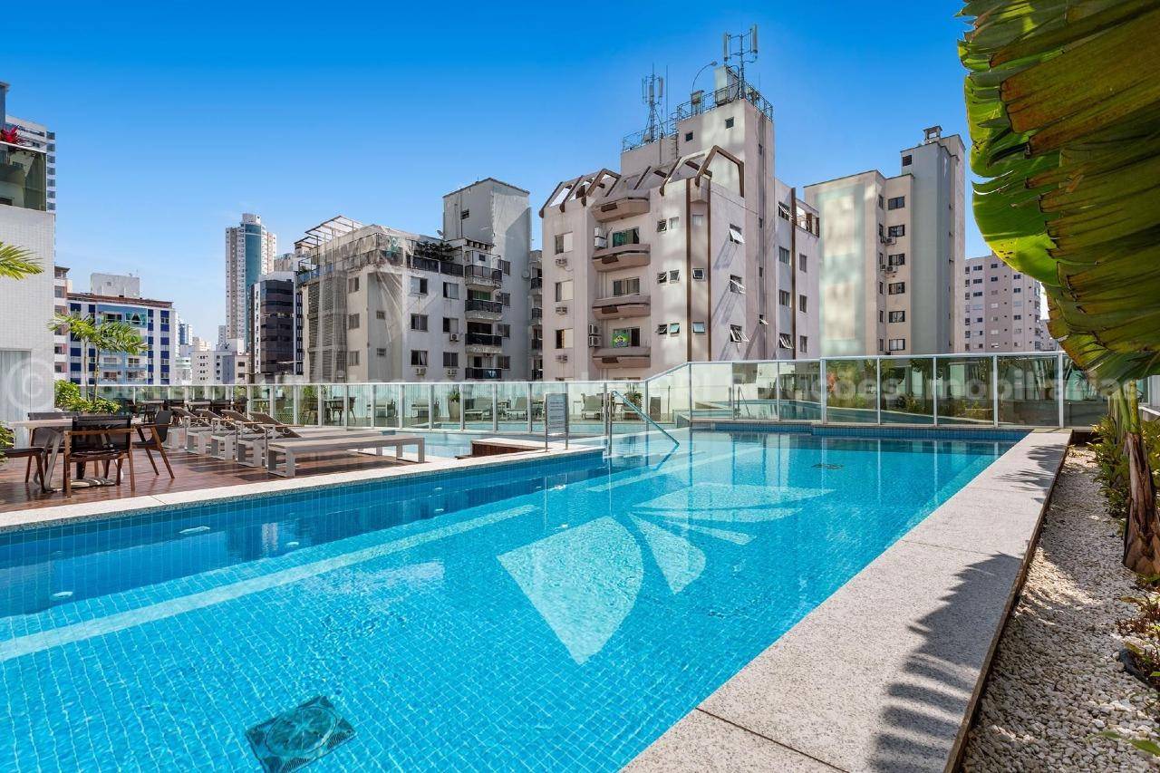 Foto do imóvel Apartamento à venda com 4 suítes e 3 vagas de garagem no Eleganza Tower no centro de Balneário Camboriú
