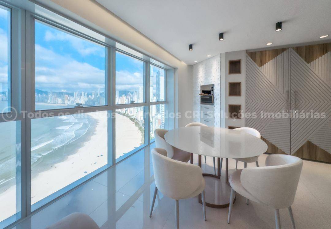 Apartamento com 2 suítes no Infinity Coast na Barra Norte de Balneário Camboriú