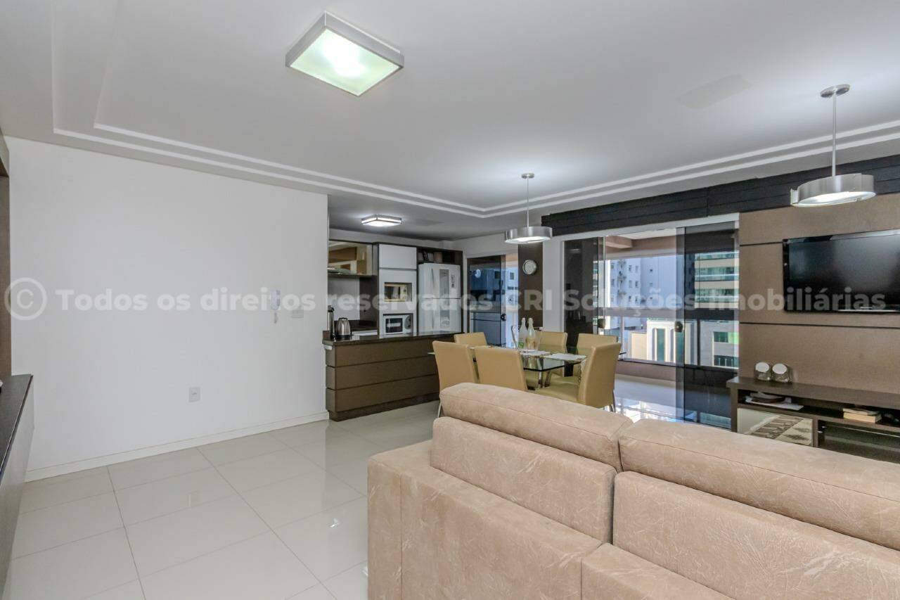 Foto do imóvel Apartamento mobiliado a venda no Residencial Madrid na Meia Praia Itapema