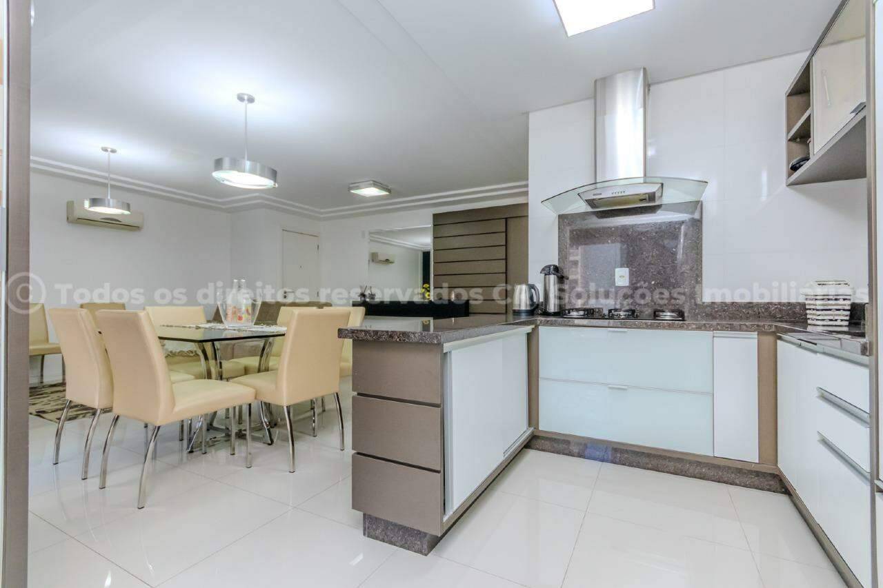 Foto do imóvel Apartamento mobiliado a venda no Residencial Madrid na Meia Praia Itapema
