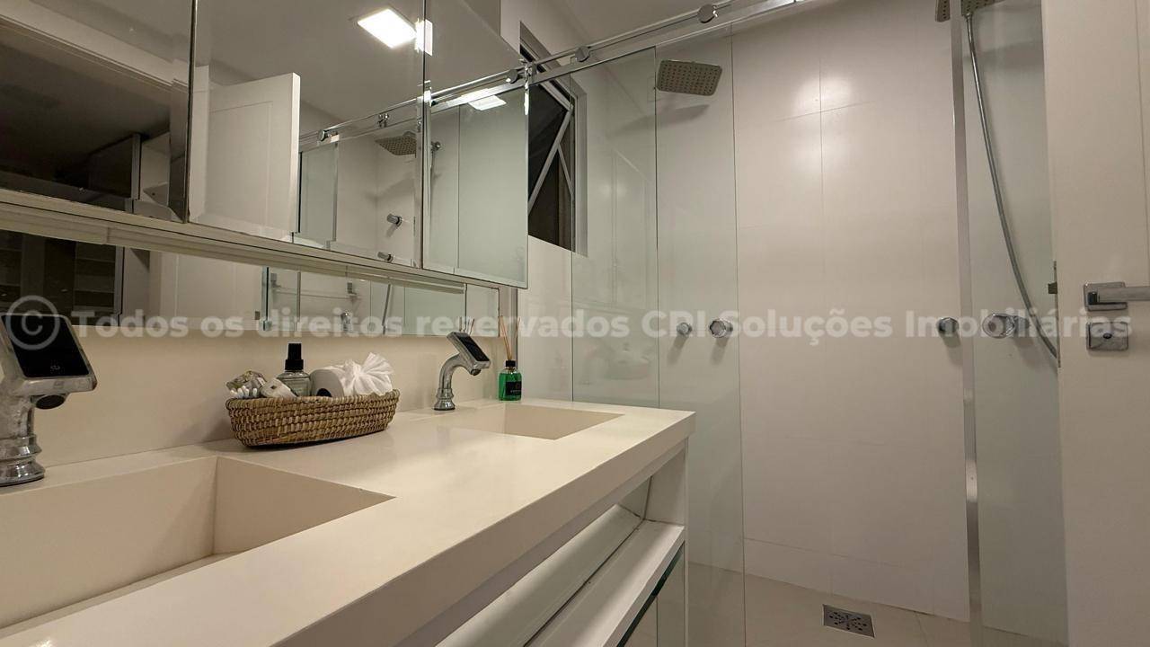 Foto do imóvel Apartamento de 4 Suítes mobiliado no Edifício Grand Royale em Balneário Camboriú | Vida na praia