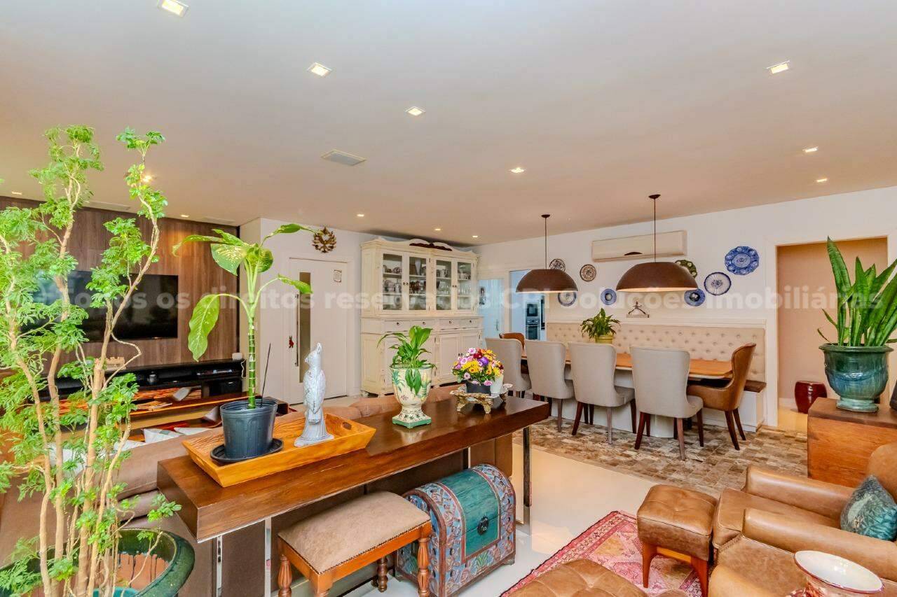 Apartamento no edifício Four Seasons com 04 suítes no Centro em Balneário Camboriú