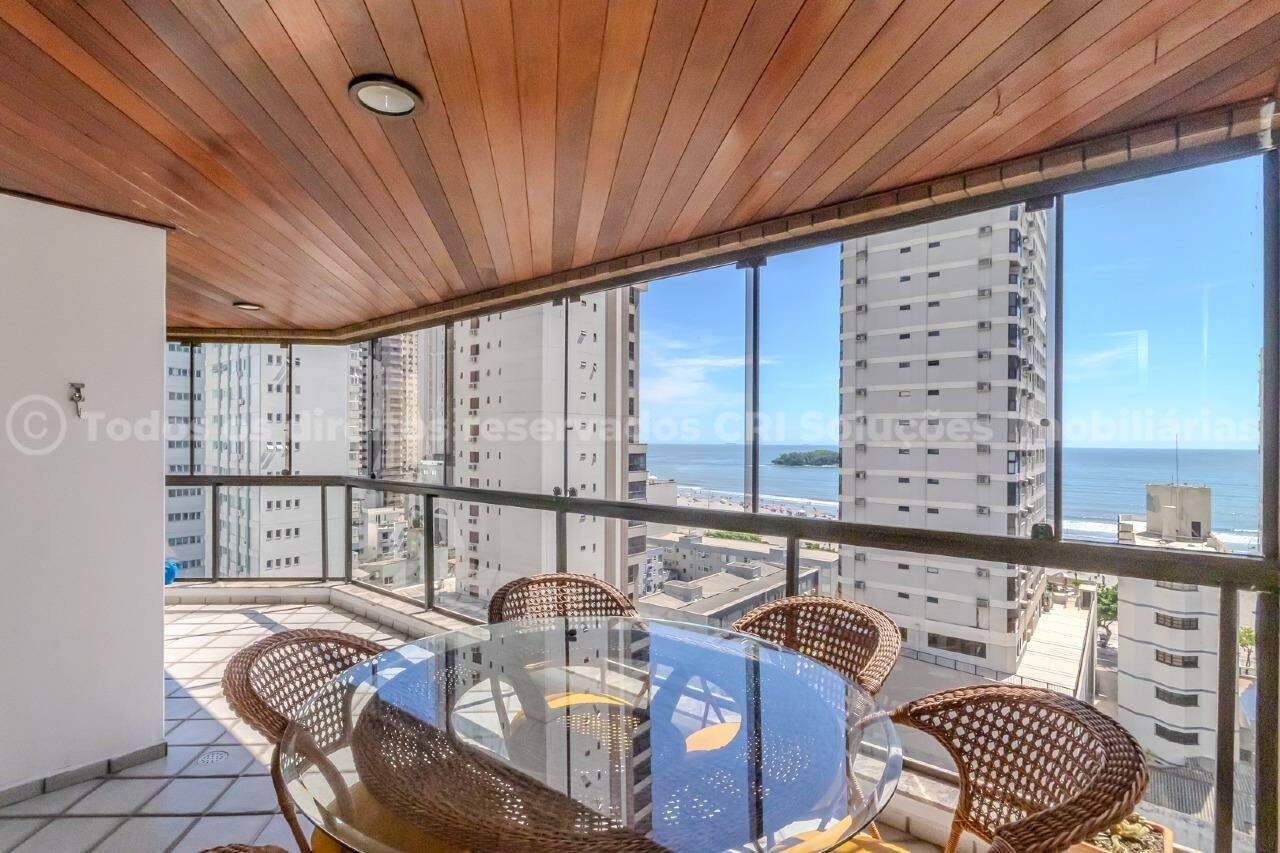 Apartamento com 4 quartos sendo 1 suíte no Edifício Sunshine no Centro em Balneário Camboriú