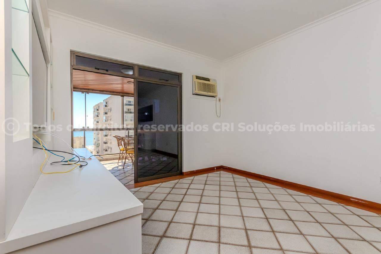 Foto do imóvel Apartamento à venda com 4 dormitórios sendo 1 suíte e 1 vaga de garagem no Edifício Sunshine no centro de Balneário Camboriú