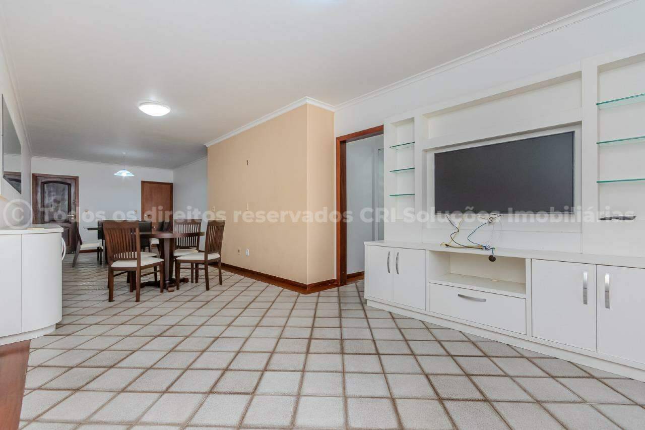 Foto do imóvel Apartamento à venda com 4 dormitórios sendo 1 suíte e 1 vaga de garagem no Edifício Sunshine no centro de Balneário Camboriú