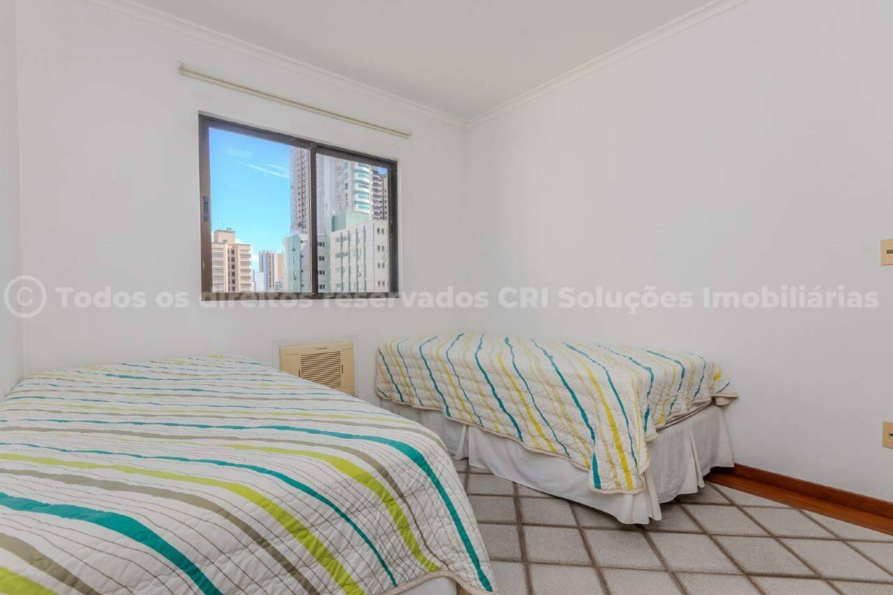Foto do imóvel Apartamento à venda com 4 dormitórios sendo 1 suíte e 1 vaga de garagem no Edifício Sunshine no centro de Balneário Camboriú