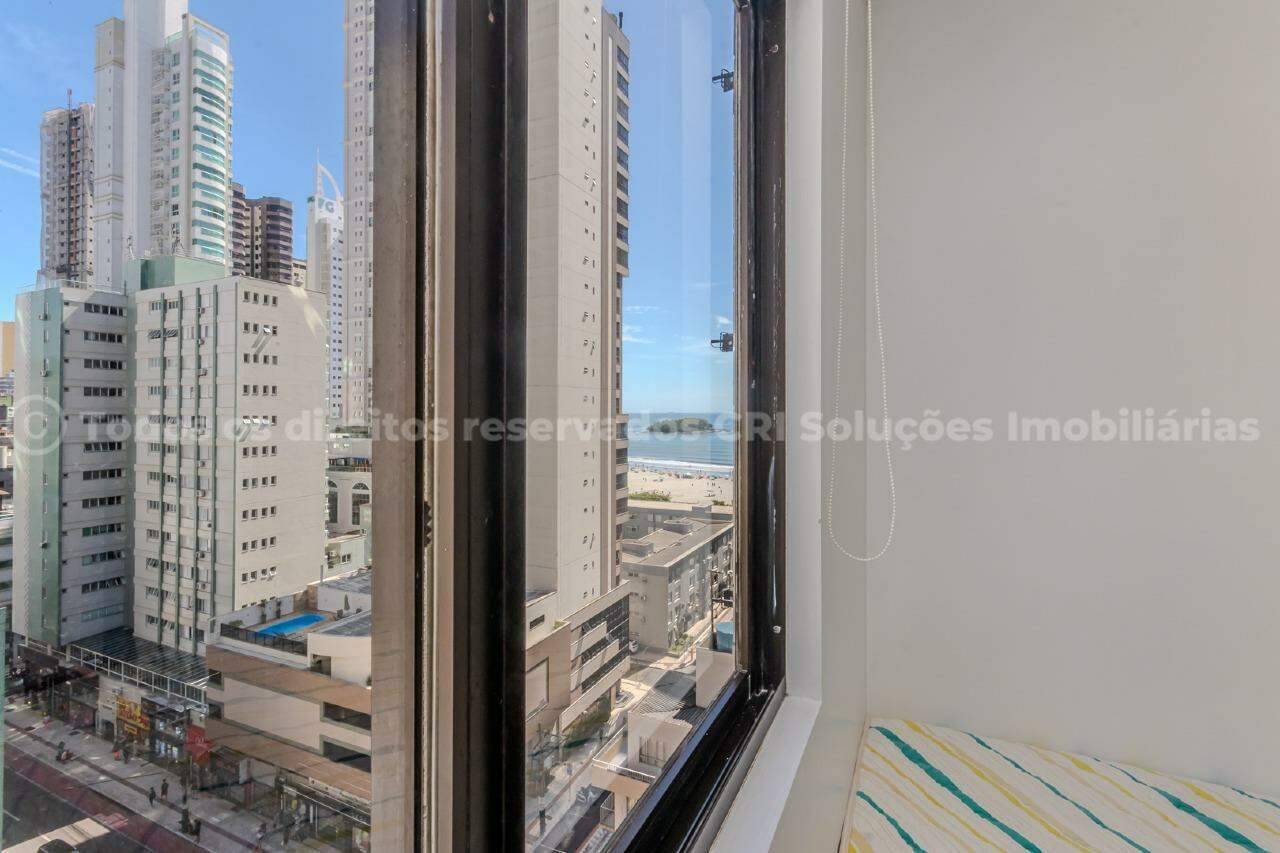 Foto do imóvel Apartamento à venda com 4 dormitórios sendo 1 suíte e 1 vaga de garagem no Edifício Sunshine no centro de Balneário Camboriú