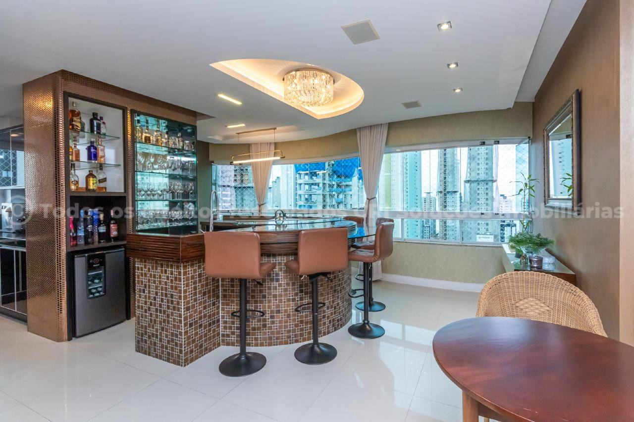 Foto do imóvel Apartamento á venda com 3 suítes amplas no Edifício Porto da Barra, na Barra Sul de Balneário Camboriú