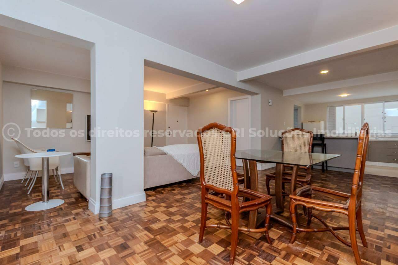 Foto do imóvel Apartamento à venda com 3 quartos sendo 1 suíte e 2 vagas de garagem no Edifício Antares na Barra Norte de Balneário Camboriú