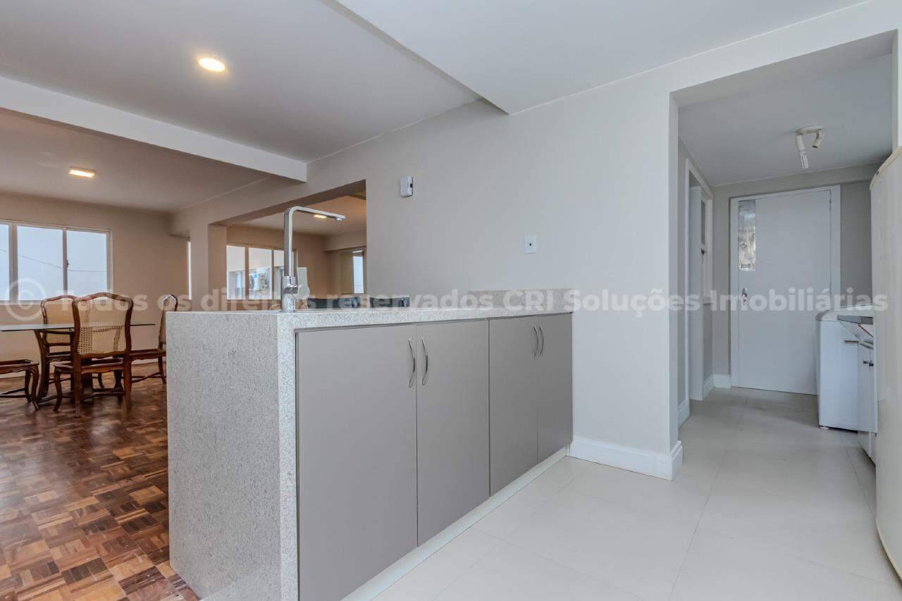 Foto do imóvel Apartamento à venda com 3 quartos sendo 1 suíte e 2 vagas de garagem no Edifício Antares na Barra Norte de Balneário Camboriú