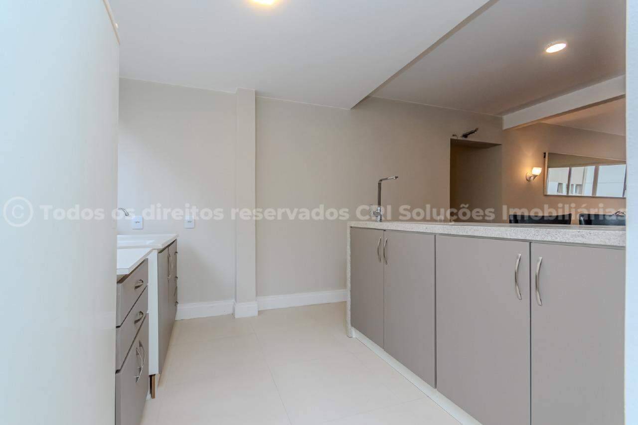 Foto do imóvel Apartamento à venda com 3 quartos sendo 1 suíte e 2 vagas de garagem no Edifício Antares na Barra Norte de Balneário Camboriú