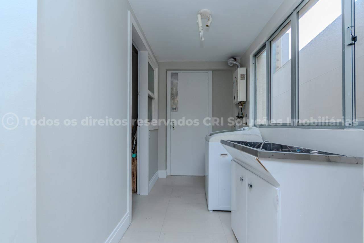 Foto do imóvel Apartamento à venda com 3 quartos sendo 1 suíte e 2 vagas de garagem no Edifício Antares na Barra Norte de Balneário Camboriú
