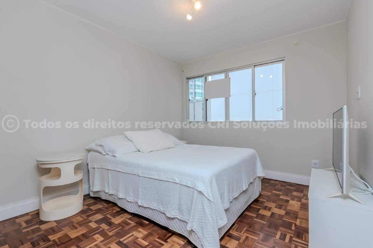 Foto do imóvel Apartamento à venda com 3 quartos sendo 1 suíte e 2 vagas de garagem no Edifício Antares na Barra Norte de Balneário Camboriú