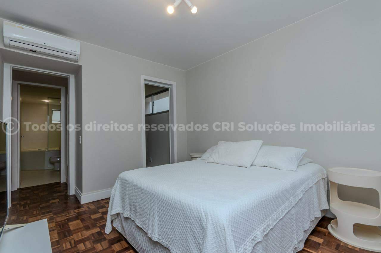 Foto do imóvel Apartamento à venda com 3 quartos sendo 1 suíte e 2 vagas de garagem no Edifício Antares na Barra Norte de Balneário Camboriú